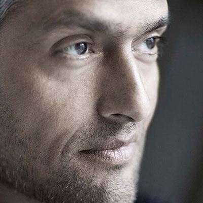 Zididada komiker, vært, konferencier