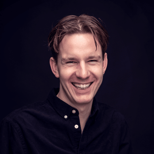 Simon Tang stand-up komiker, vært, konferencier