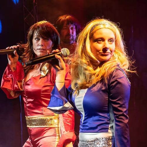 Abbatizers komiker, vært, konferencier